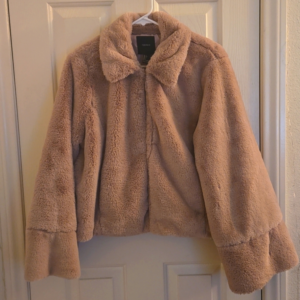 NWOT Forever 21 Faux Fur Jacket.  Size Women's Large. Color is Tan
